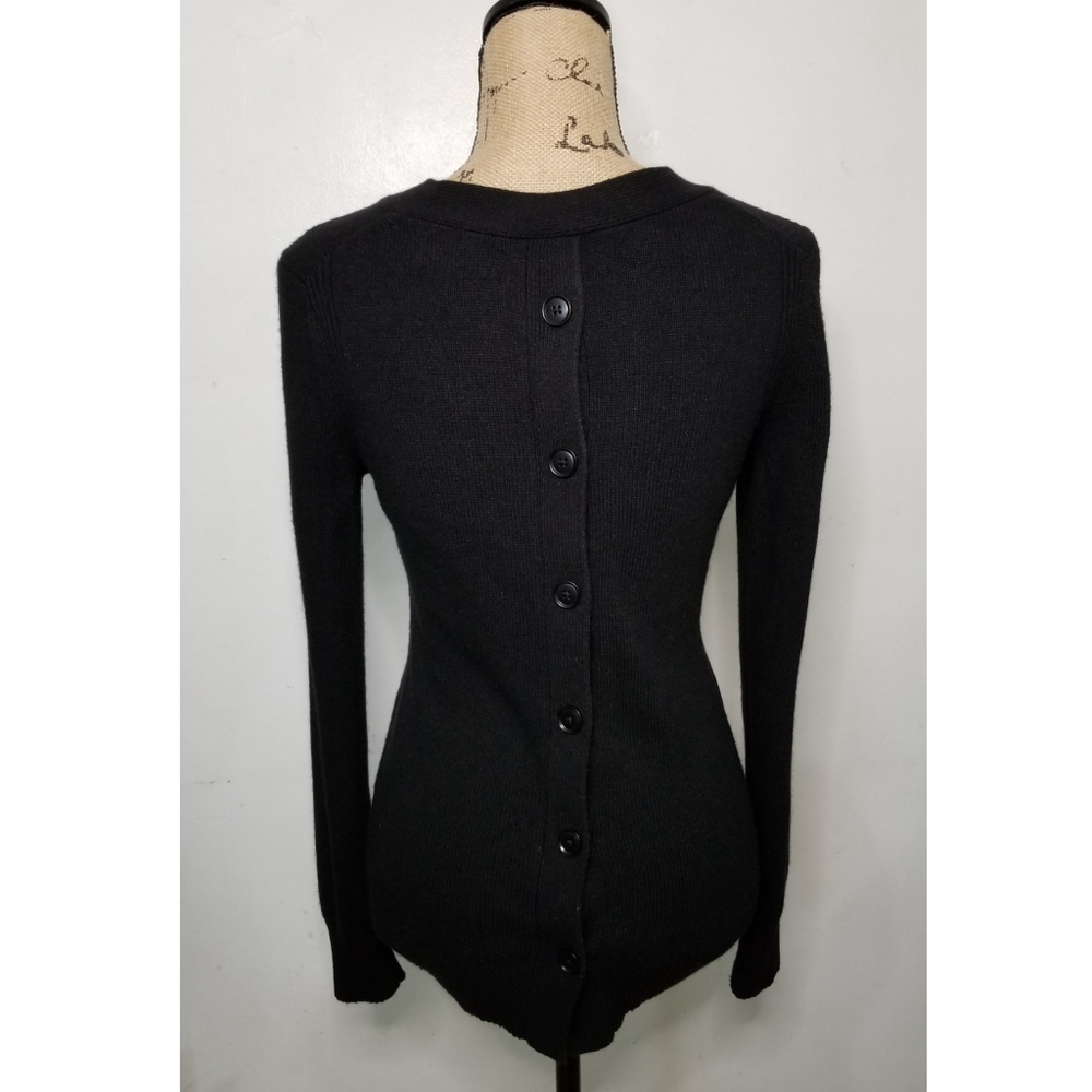 BANANA REPUBLIC ITALIAN YARN V-NECK SWEATER - Picture 2 of 11